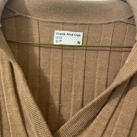 Tobacco ribbed collared merino sweater - Picture 2 of 8